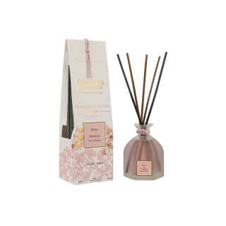 Duftstäbchen in schöner verpackung mit einem floralen Duft aus Hibiskus und Rose
