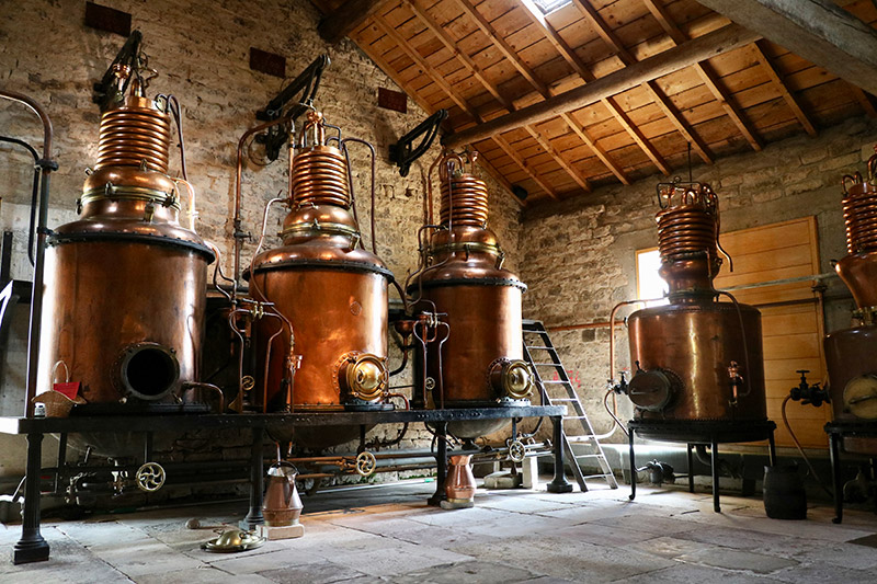 Alte Brennkessel in Fougerolles (Frankreich). Foto: Hans-Martin Goede